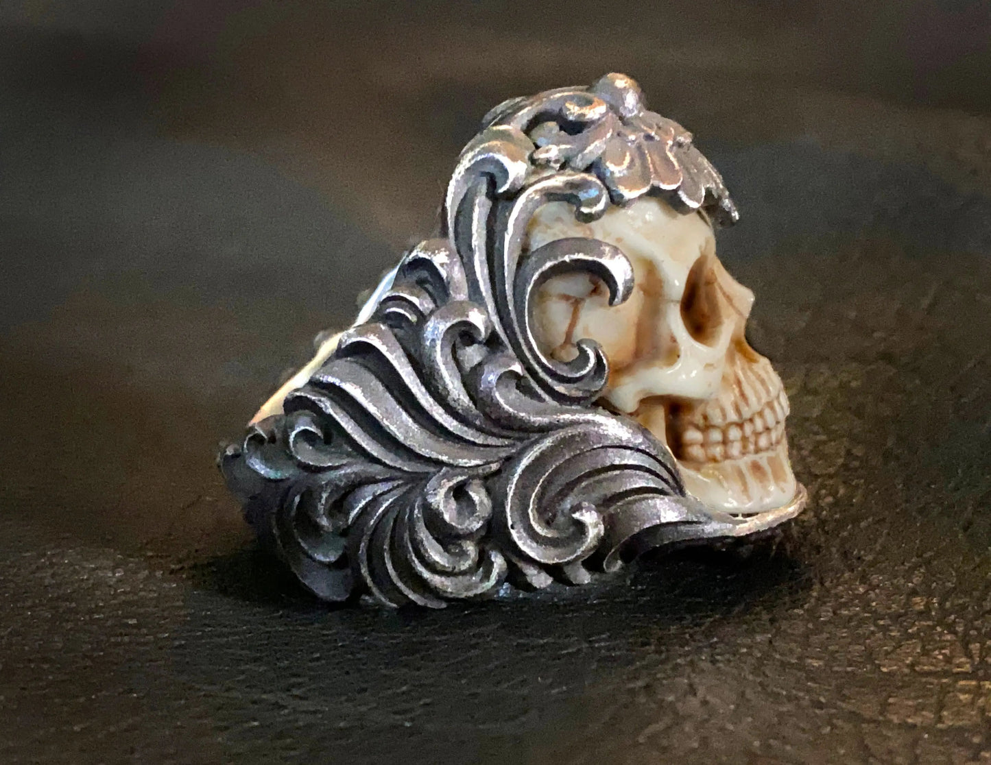đź’€Vintage Polish Floral Armor Antler Skull Ring