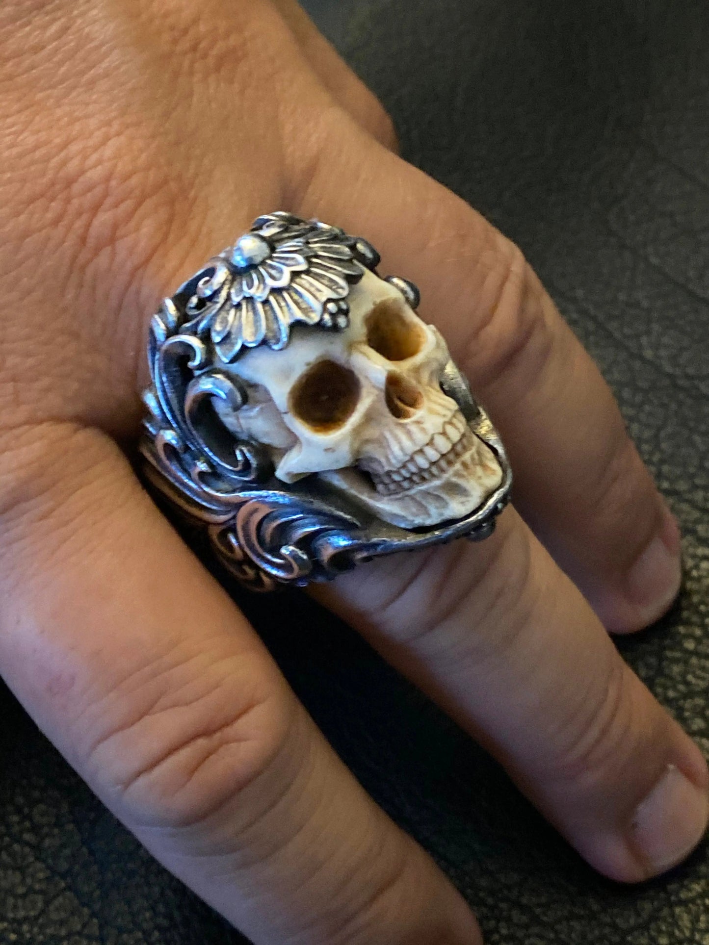 đź’€Vintage Polish Floral Armor Antler Skull Ring