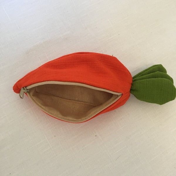 π Hide-and-Seek Bunnies in Carrot Pouch