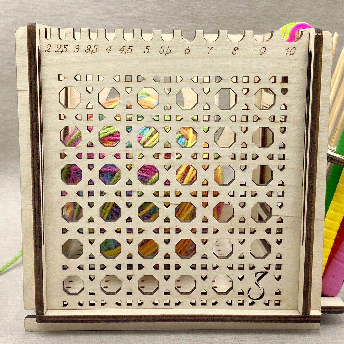 🎉 - All-in-one Wooden Yarn Bowl