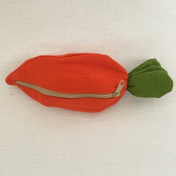 π Hide-and-Seek Bunnies in Carrot Pouch