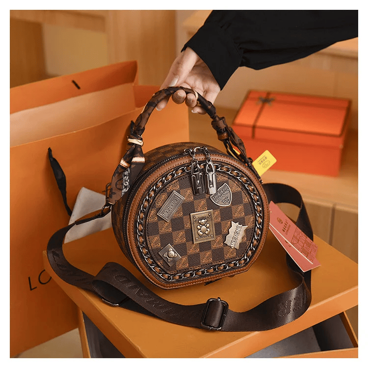 🔥Fashion Retro Bear Badge Print Leather Purse Handbags(Double Zipper)