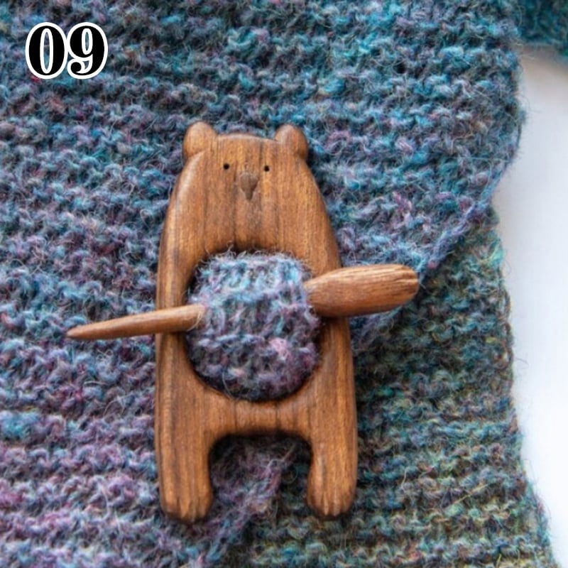 🔥Brooch pin with wooden animal pattern (sweater clip)