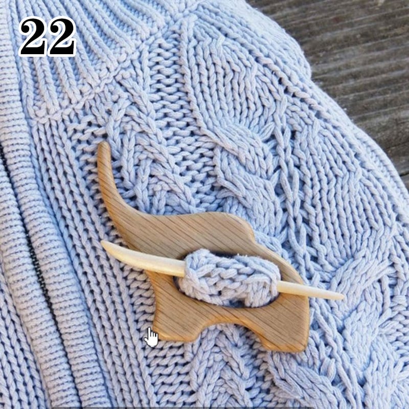 🔥Brooch pin with wooden animal pattern (sweater clip)