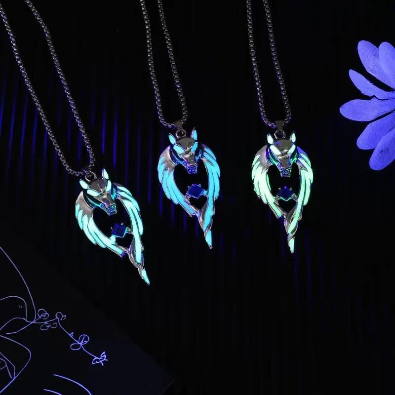 💥💥Glowing wolf necklace🐺🐺--"SAVE A WOLF"