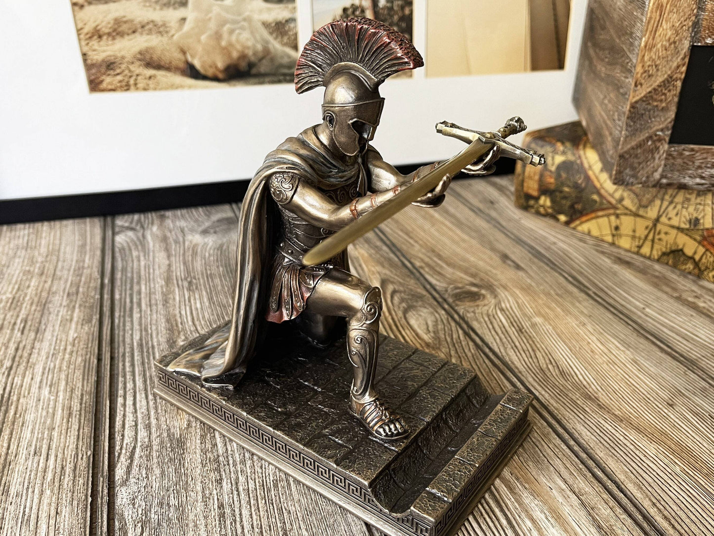 🔥Greece commander statue desk decoration pen holder