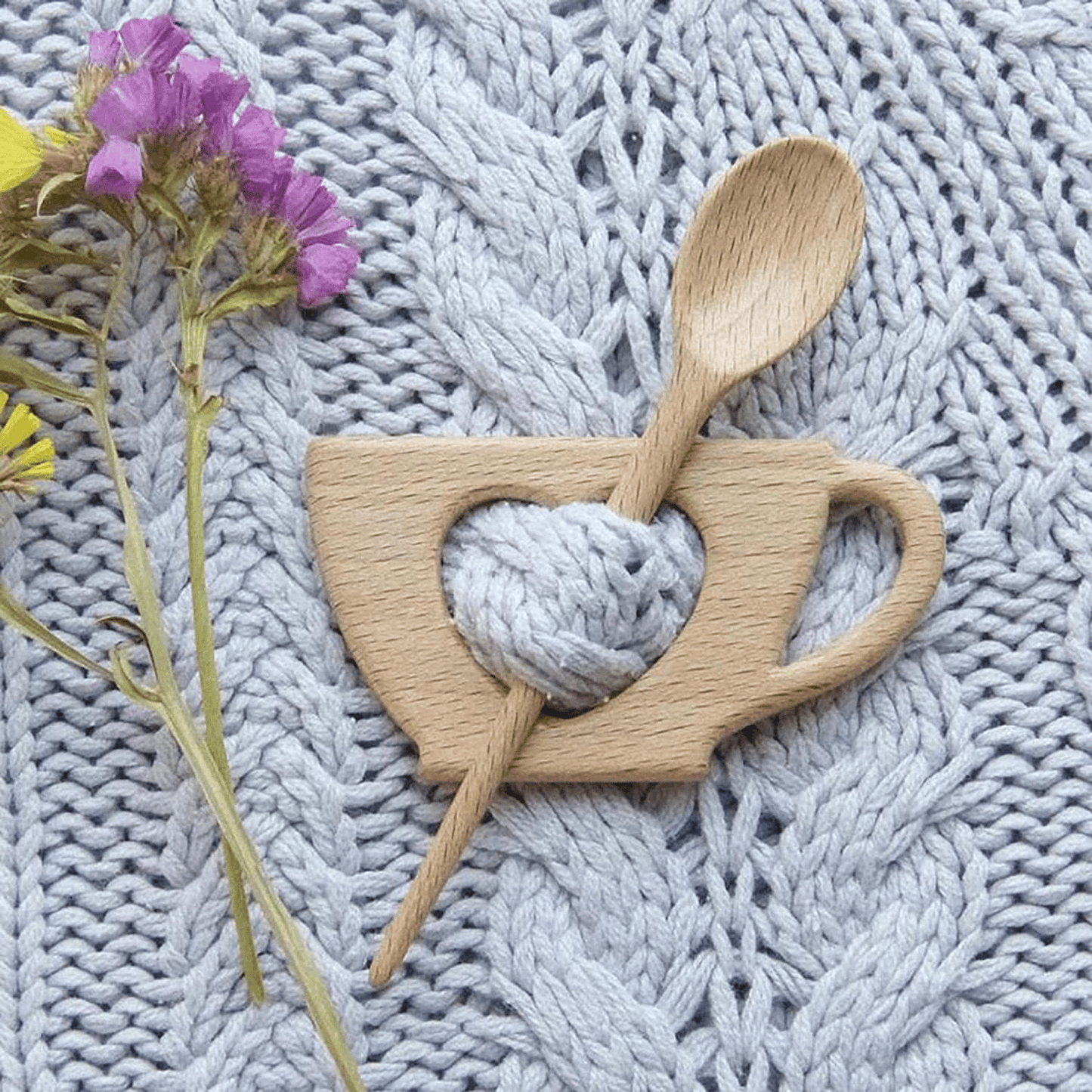 🔥Brooch pin with wooden animal pattern (sweater clip)