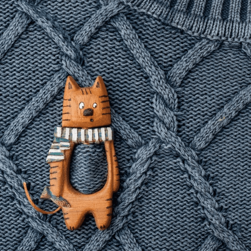 🔥Brooch pin with wooden animal pattern (sweater clip)