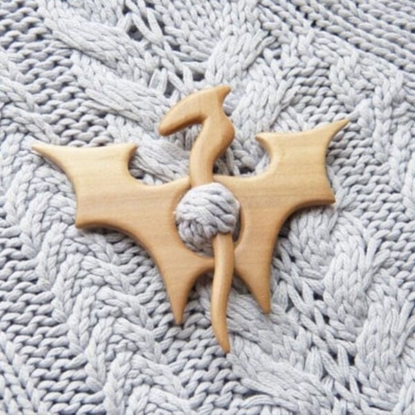 🔥Brooch pin with wooden animal pattern (sweater clip)