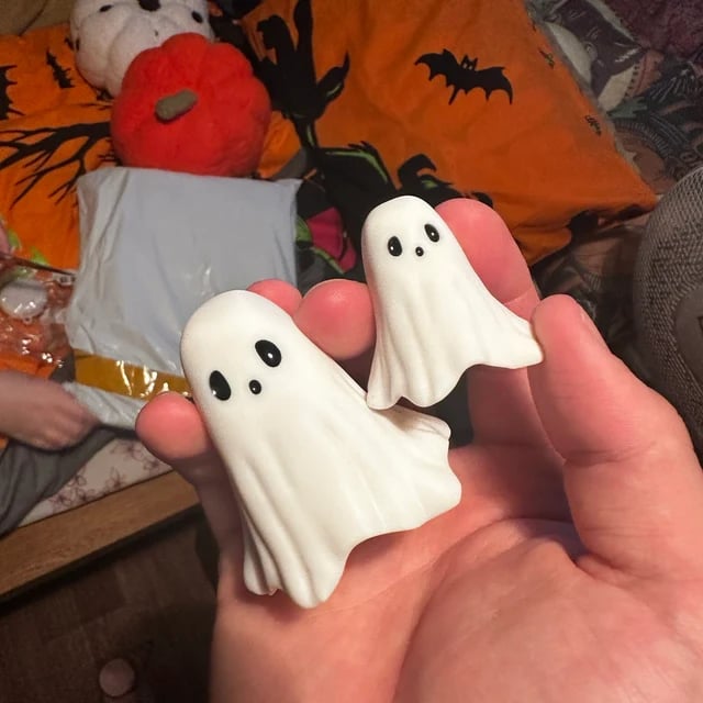 👻Cute Ghost Statue