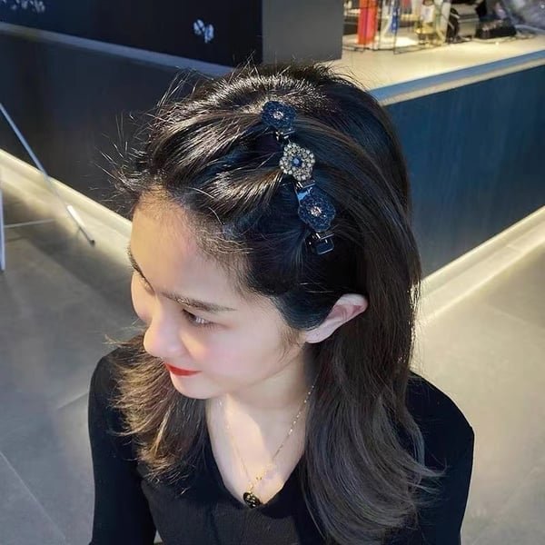 🎄Christmas Sale -🔥 Shiny Crystal Braided Hair Clip